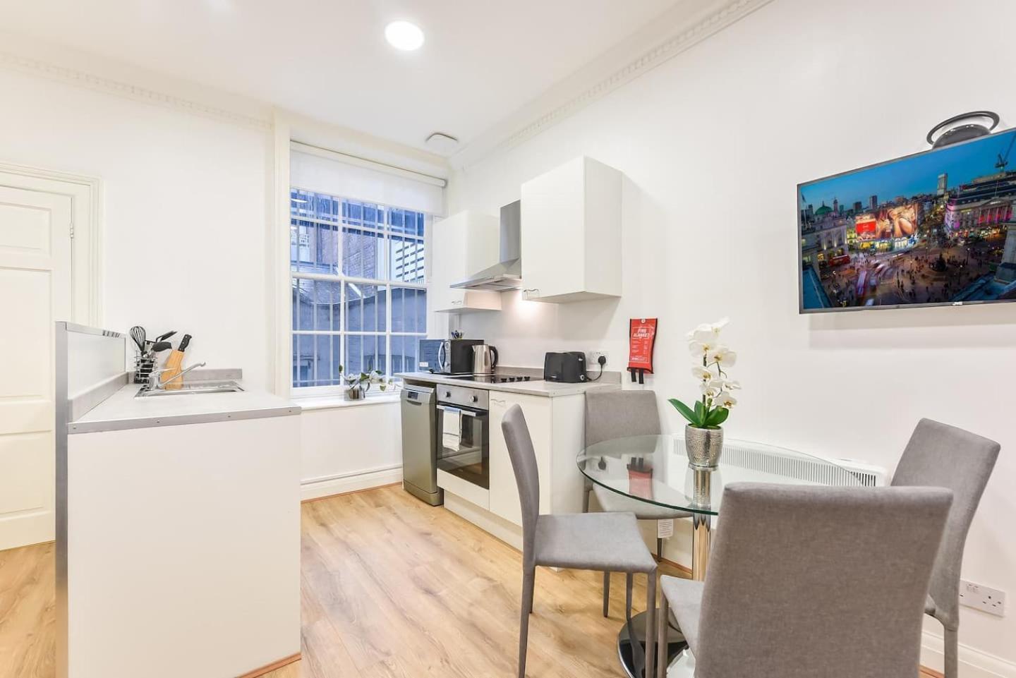 2 Bed Piccadilly Apartment 2 Londýn Exteriér fotografie
